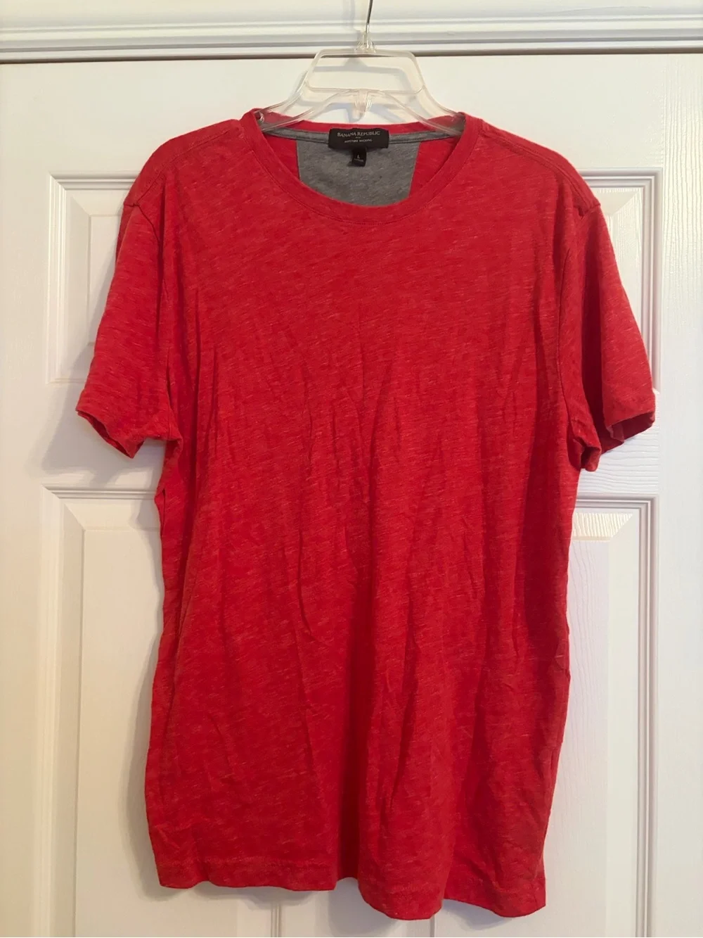Banana Republic Men’s Heather Red Crewneck Tee